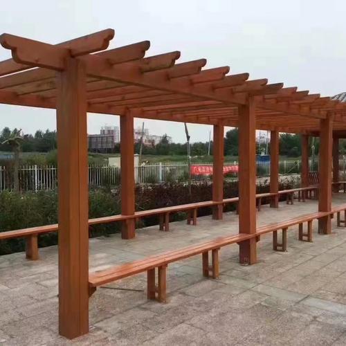 防腐木栅栏围栏 户外花园的守护者与装饰艺术家——融昌达专业设计规划与安装指南